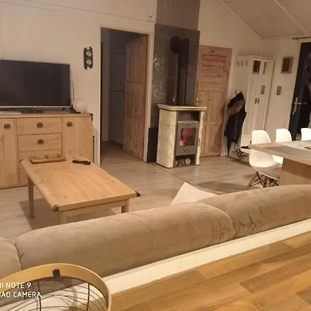 Basiowka Nad Jeziorem Ferienhaus *